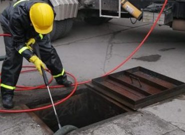 Lavado de cajas de inspección, pozos colectores y monholes